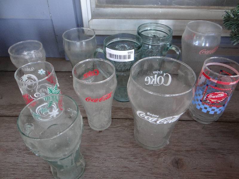 lot 990 image: Lot of 10 Coca Cola glass cups.
