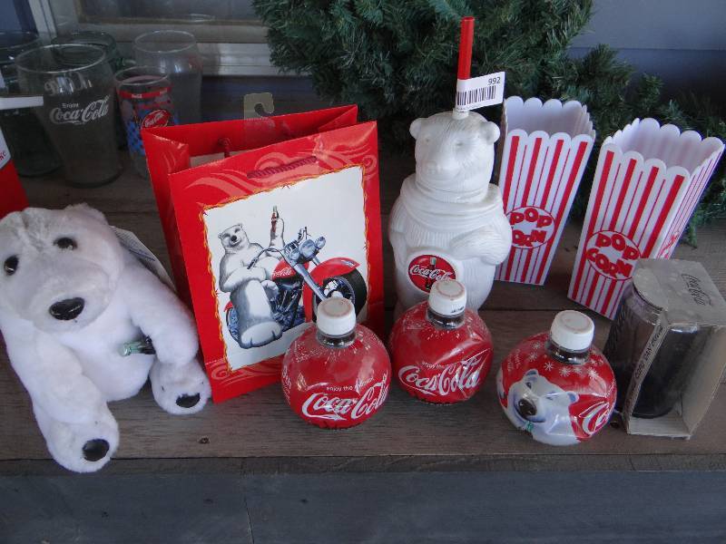lot 992 image: Lot of Coca Cola collectibles.