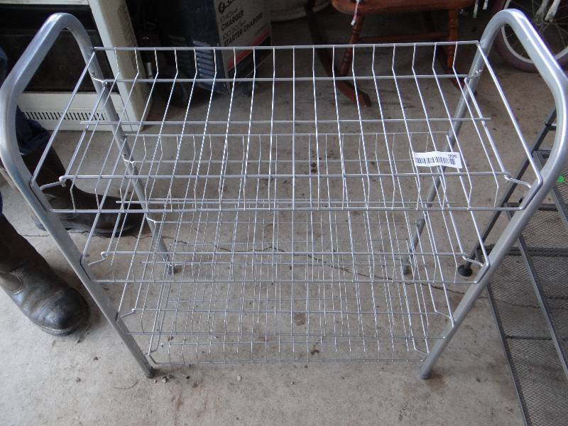 lot 996 image: 28x24 metal shelf.