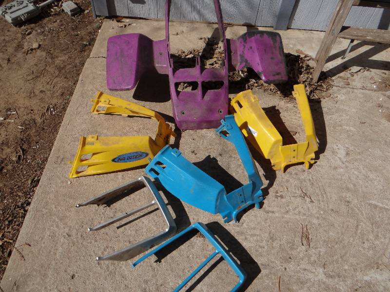 lot 1008 image: Yamaha banshee plastics.