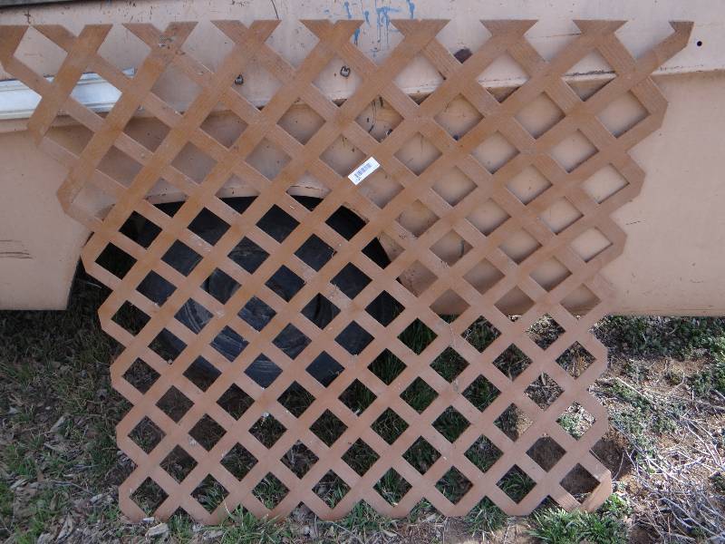 lot 1013 image: 6 48x48 latus work.
