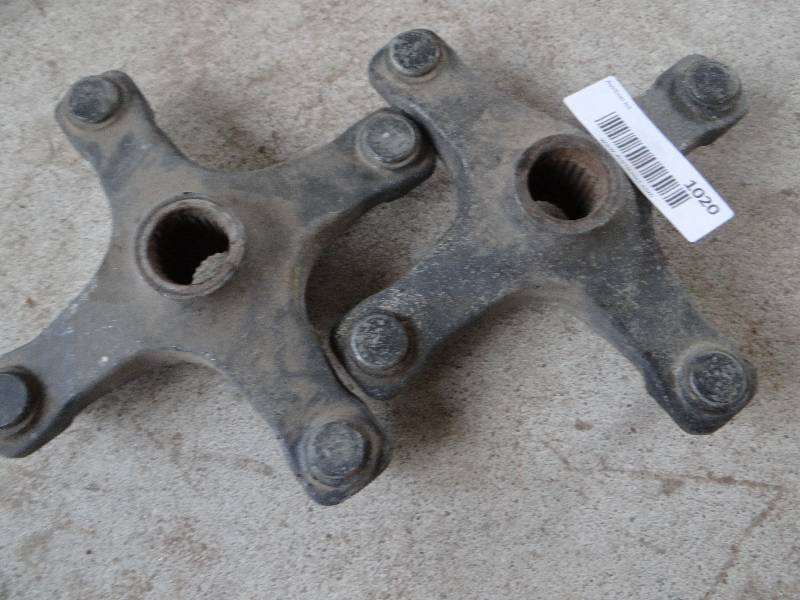 lot 1020 image: ATV rear hubs.