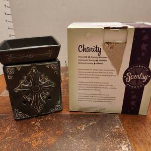 lot 148 image: Charity Scentsy warmer new in box
