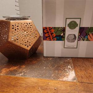 lot 149 image: Copper Cast Scentsy warmer new in box