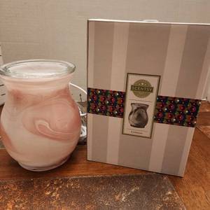 lot 150 image: Crimson Scentsy warmer new in box