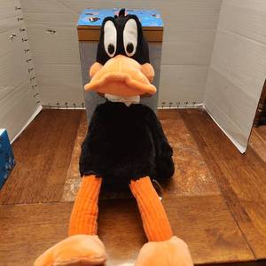 lot 178 image: Scentsy Buddy Daffy Duck new in box