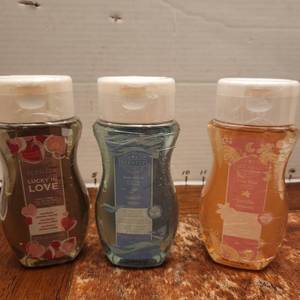 lot 185 image: Scentsy Body Wash all new