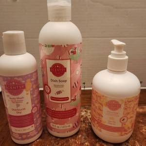 lot 186 image: Scentsy dish soap, body wash and hand soap all new