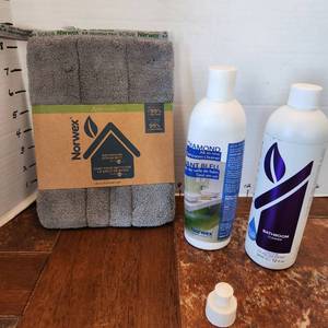 lot 199 image: Norwex Bathroom Scrub Mitt, Bathroom cleaner and Blue Diamond all in one bathroom cleaner