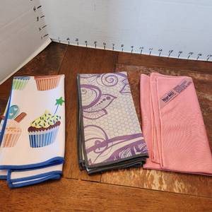lot 205 image: Norwex 3 window cloths all new with Baclock