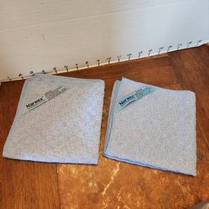 lot 220 image: Norwex 2 scrub cloths new