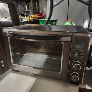 lot 235 image: Oster toaster oven