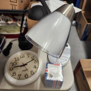 lot 250 image: 2 adjustable desk lights, clock and KU notepads