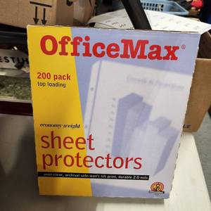 lot 251 image: OfficeMax sheet protectors