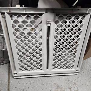 lot 284 image: North States safety gate