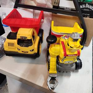 lot 292 image: Tonka dump truck and dump truck