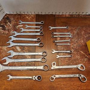 lot 308 image: Craftsman & Allied wrenches with 2 multi wrenches