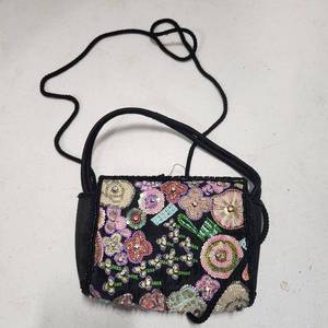 lot 415 image: Preston & York beaded bag