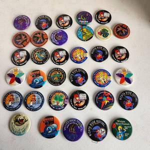 lot 432 image: Riverfest buttons