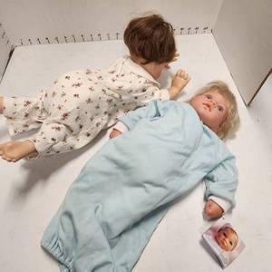 lot 452 image: 2 Lee Middleton babies (one is Small Wonder)