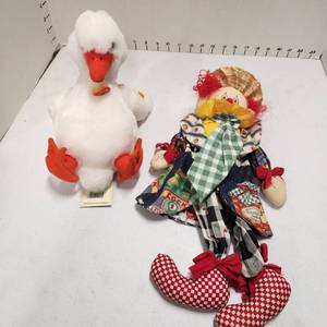 lot 453 image: Steiff Duck Die Gans with tags and cloth clown