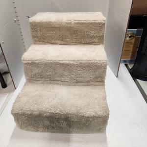 lot 454 image: Pet stairs 15 x 20 x 15