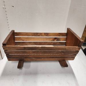 lot 458 image: Doll cradle 10 x 17.5 x 10.5