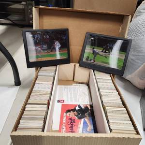 lot 502 image: Baseball cards and 2 Premier Replays Sammy Sosa & Mark McGwire Holographs