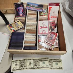 lot 503 image: Baseball cards, Sammy Sosa funmoneybills and more