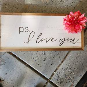 lot 524 image: Framed wall decor 11 x 25