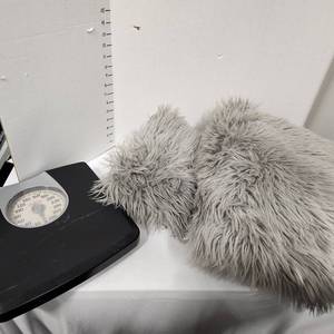 lot 641 image: 2 grey faux fur area rugs each 36 x 24 and Sunbeam scale