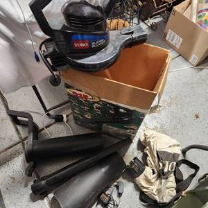 lot 663 image: Electric Toro Super Blower with attachments and bag