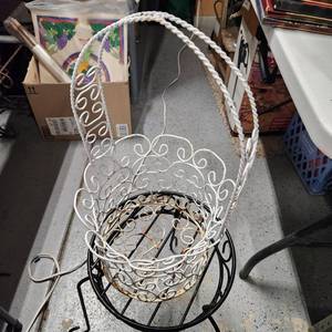 lot 664 image: Metal white basket planter