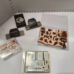 lot 672 image: Stampin Up paper punch layered shape builder and craft rubber stamps