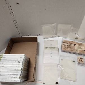 lot 676 image: Stampin Up patterned rubber stamps,Stampin Up Sizzix Embossing Folders, Big Shot Framelits dies, and rubber stamps