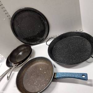 lot 679 image: Calphalon, T-Fal, Rossini skillets, Enamelware pizza pan and pan