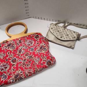 lot 684 image: Designs by Dee Ocleppo and bag with wooden handles and Grace Adele small shoulder bag