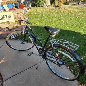 lot 700 image: Rampar womens 3 speed bicycle (tires flat)