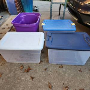 lot 708 image: 4 storage tubs (no lid on purple one)