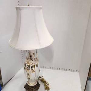 lot 440 image: Vintage porcelain lamp 24 tall