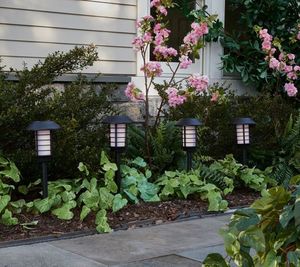 lot 41989 image: Retail - $69.00 Bell & Howell Set of 4 Solar WhiteFlicker