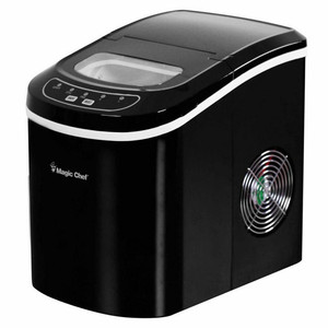 lot 5579 image: Magic Chef 27 lb. Capacity Portable Countertop Ice Maker, Black RETAIL $131.95