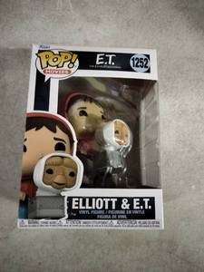 lot 5291 image: Pop. Elliot & E.T.