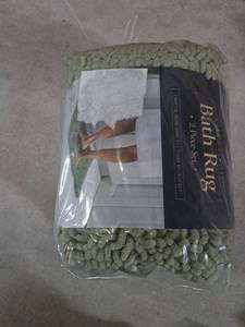 lot 6169 image: Soft Chenille. Bath Rug 2 Piece Set