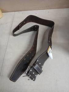 lot 10189 image: Leather Tool Belt