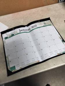 lot 8214 image: A 2025 Desk CalendarPlanner