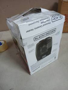 lot 9655 image: Black Decker Personal Heater