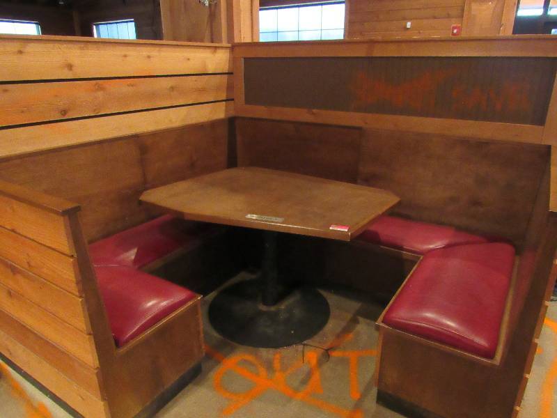 lot 040218 image: Seller Says Let All The Booth Seating Go