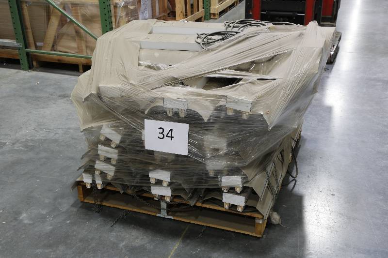 lot 1002 image: 2 Pallets of Florecent Lights