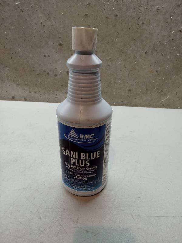 lot 22712 image: RMC SANI BLUE PLUS Daily bathroom cleaner